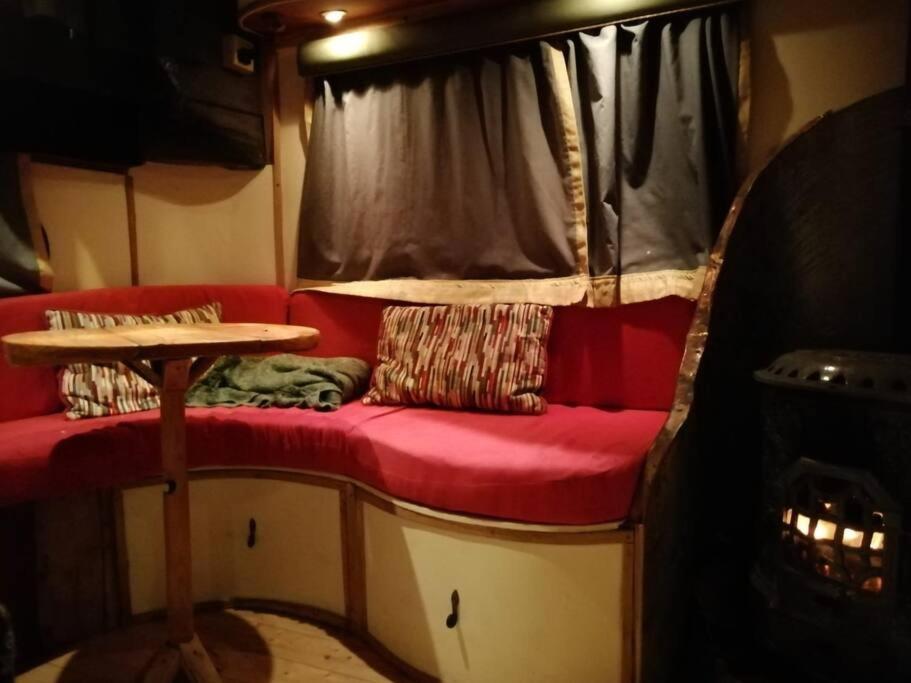 Truck & Pod Creative Nature Retreat. Бэнтри Экстерьер фото